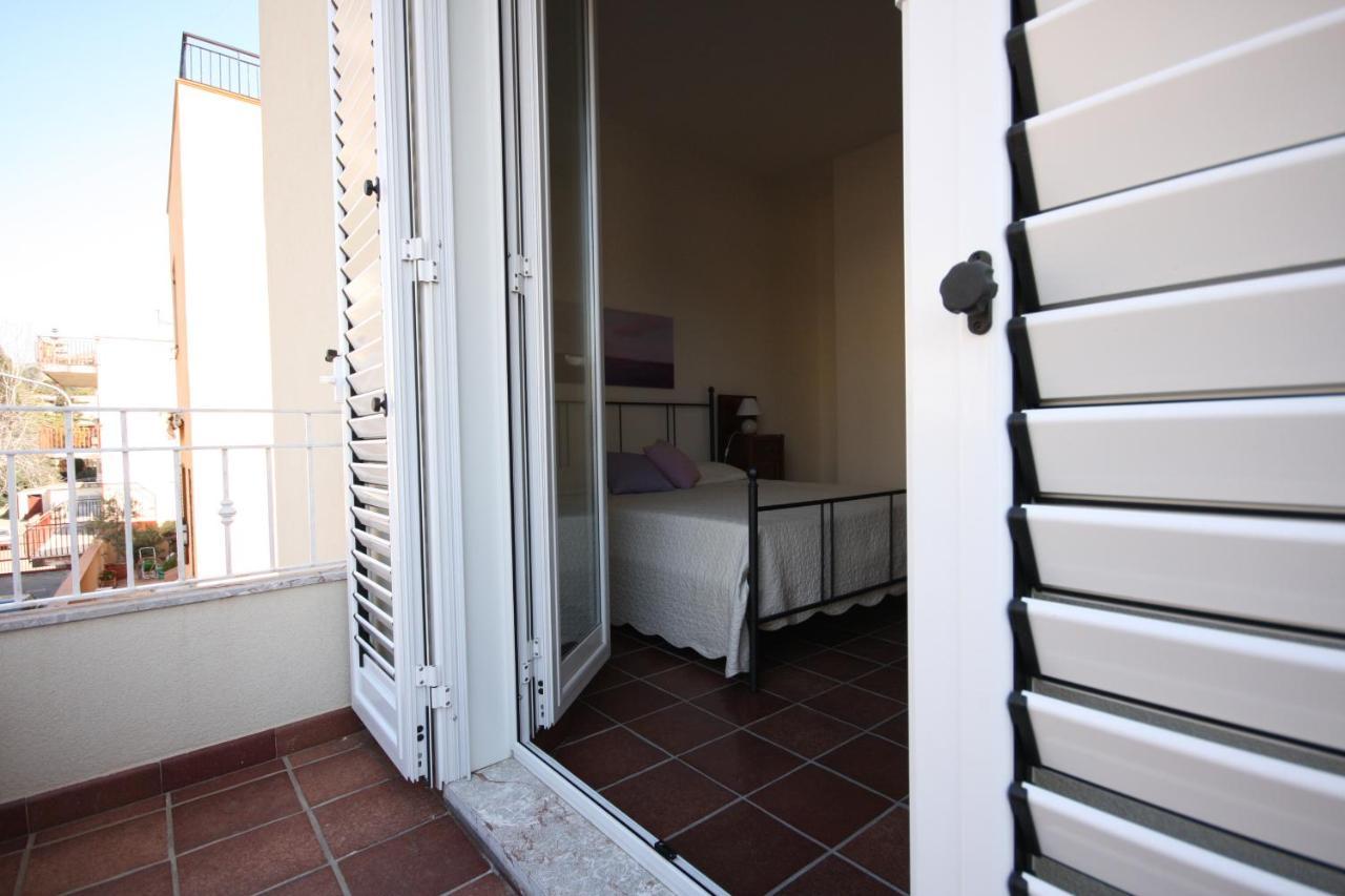 지아르디니낙소스 Porta Del Vento B&B 외부 사진